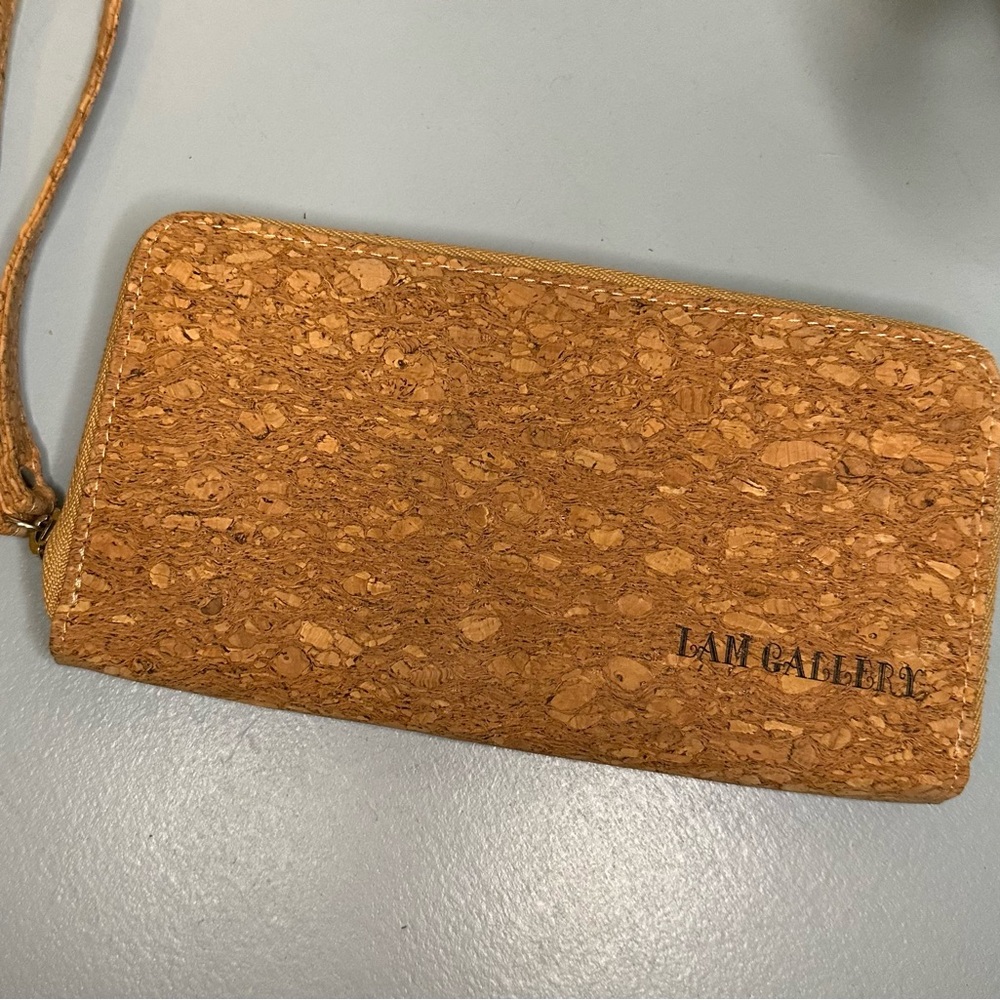 Cork Wristlet in EUC